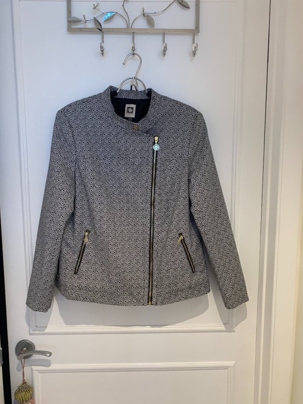 Anne Klein Black White Suit Size L, Gently Used